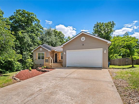 3rd image of 4 Kirkoswald Ln