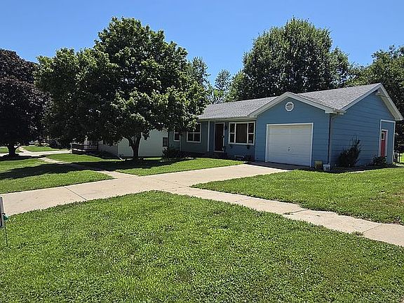 5th image of 925 Reavis St