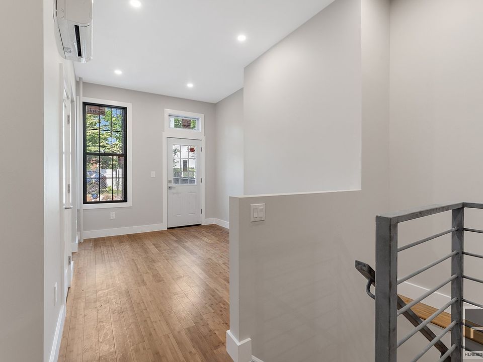1st image of 175 Wyckoff Ave APT 1R