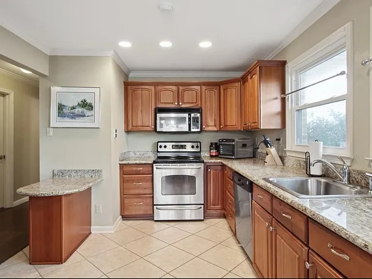 6440 Orleans Ave — Photo 2