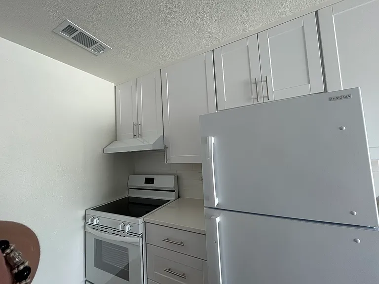 302 Bonnie Dr #B — Photo 5