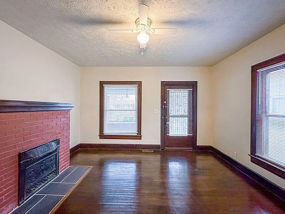 5th image of 836 N Oxford St #836