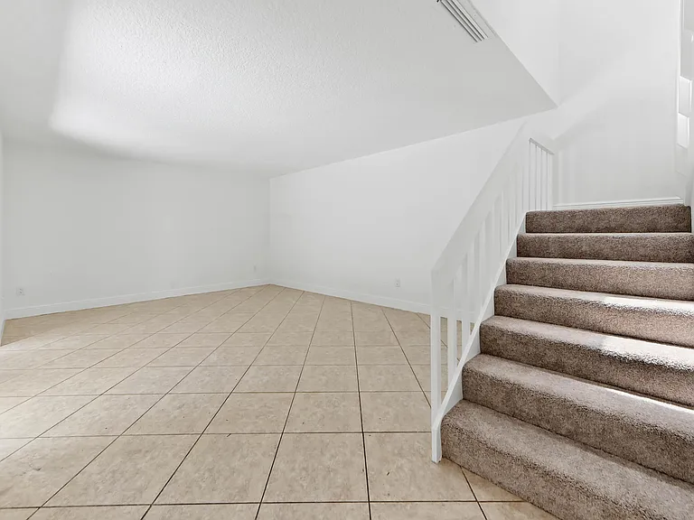 825 Center St #12A — Photo 13