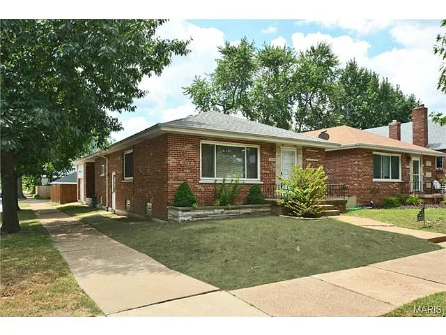 5600 Murdoch Ave photo 1