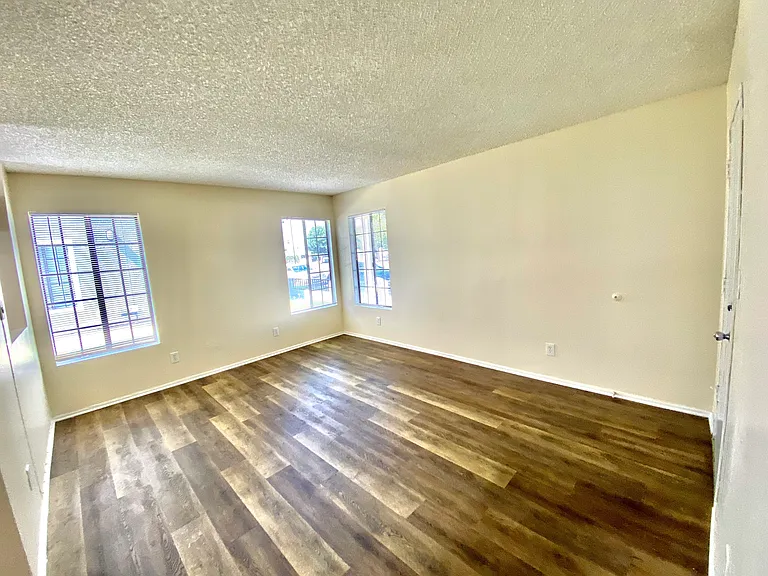 2908 E South St #1 — Photo 5