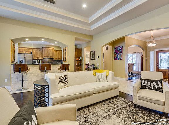5th image of 289 Berry Oaks Dr