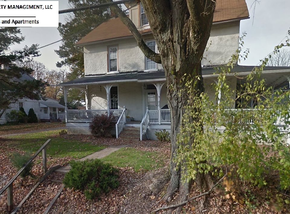 front of house 1607 E Strasburg Rd