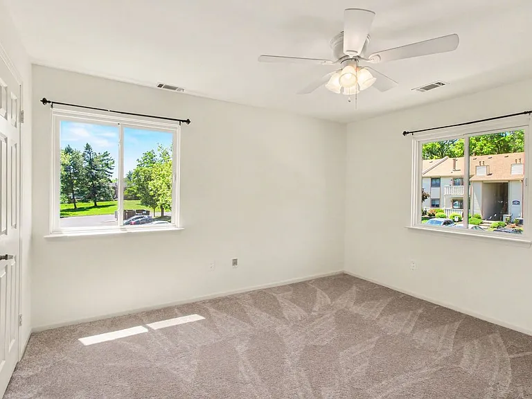 902 Dogwood Ct — Photo 26