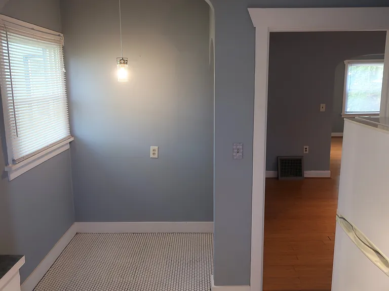 710 Monroe St #B — Photo 4