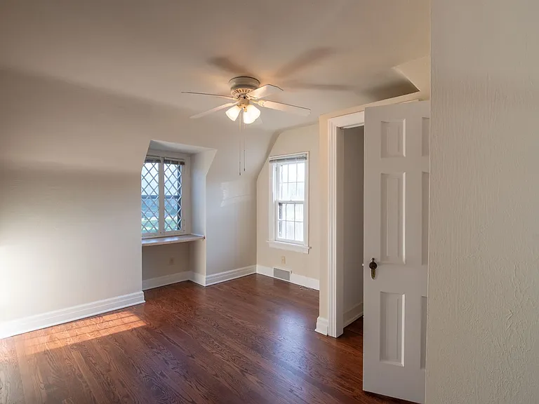 509 E Bennett St — Photo 12