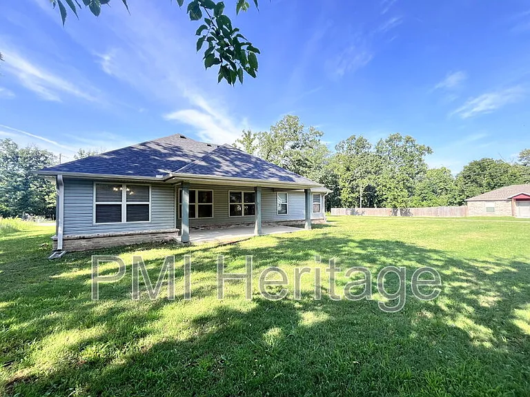 24 Bonhill Ln — Photo 26