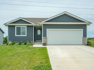 2860 Pilgrim Dr SW, Altoona, IA 50009