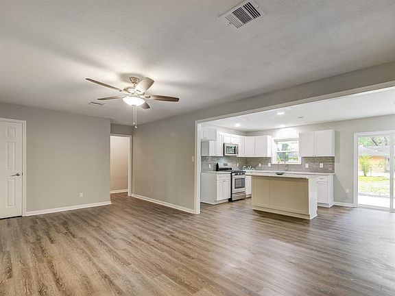 4th image of 3129 McKinney Dr