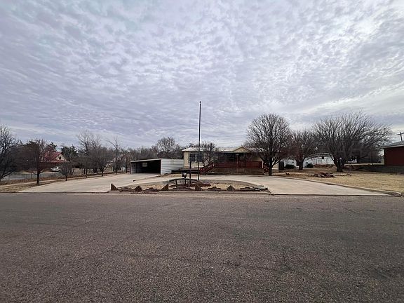 3rd image of 707 Conklin St