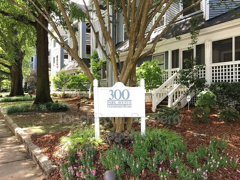 300 E Park Ave #12