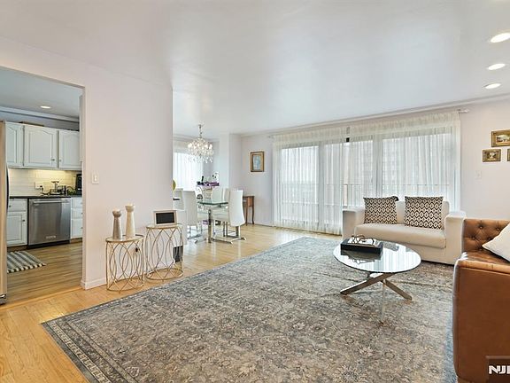 4th image of 150 Overlook Ave #Penthouse 3