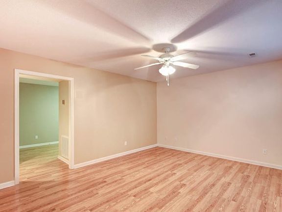 3rd image of 4723 Scepter Way