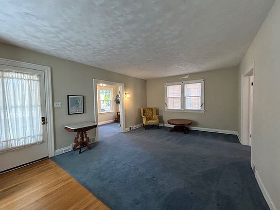 4th image of 525 Beverly Dr