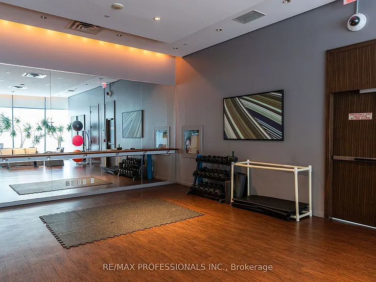 33 Lombard St N #1405 — Photo 12