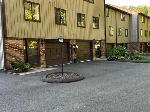 10 Pond Hollow Drive #10, Hamden, CT 06518