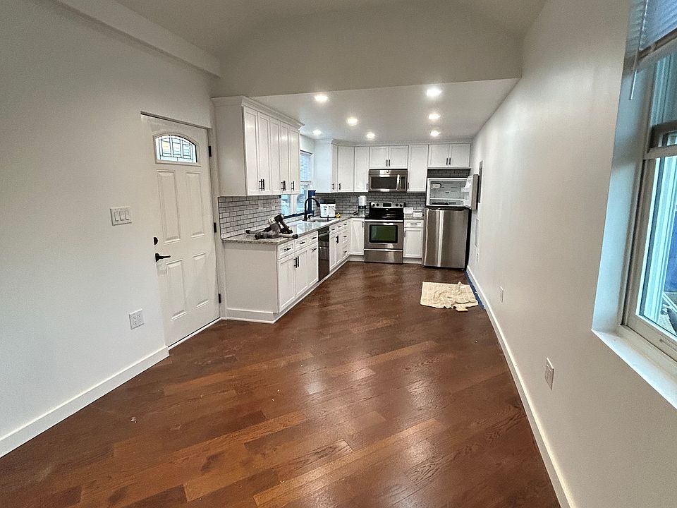 1st image of 27 High St #2