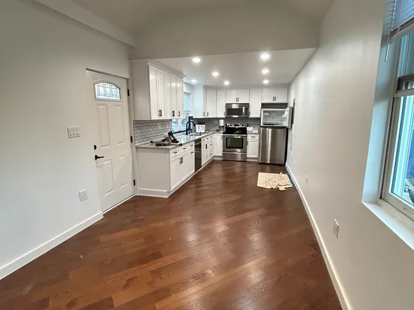 27 High St #2, Groton, CT 06340