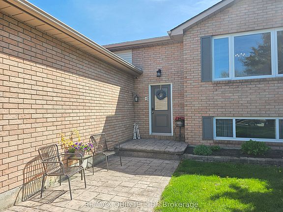 3rd image of 4 Harbourview Cres