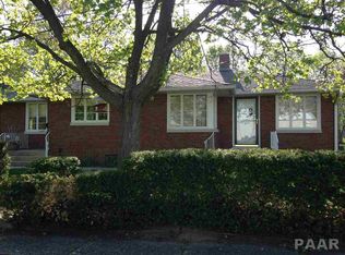 853 N Fernwood Cir, Peoria, IL 61604