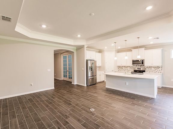 3rd image of 300 Soliera St