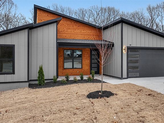 2nd image of 10 Branchwood Ln