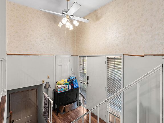 5th image of 234 W Cardinal Ave