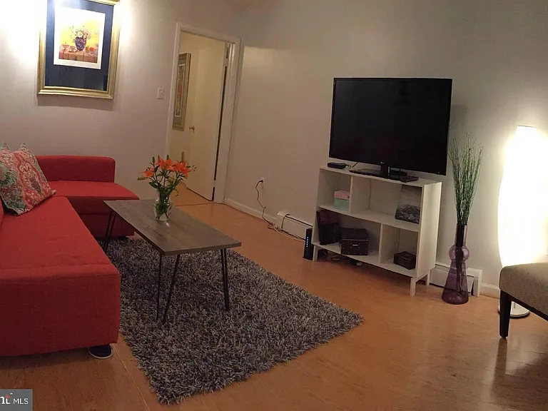 1008 S 8th St #2 — Photo 3