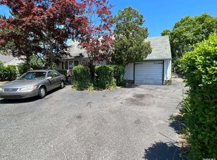 21 Birchgrove Dr, Central Islip, NY