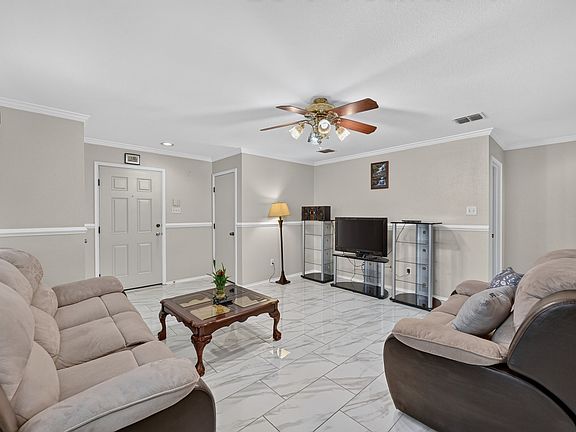 5th image of 1509 Castle Ridge Rd