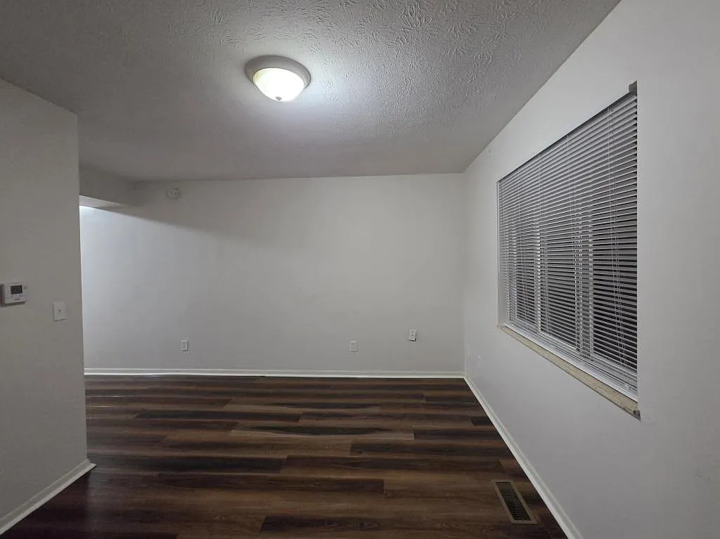2608 Avery St — Photo 2