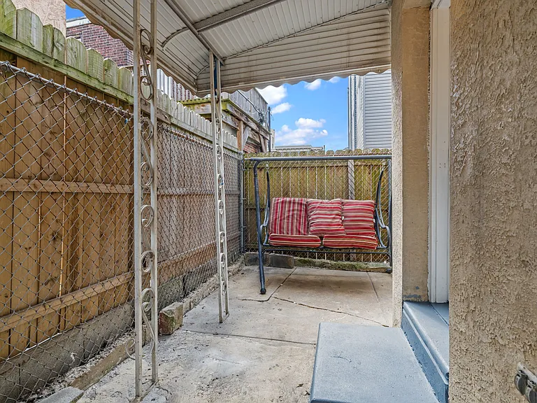 1933 Palethorp St — Photo 15