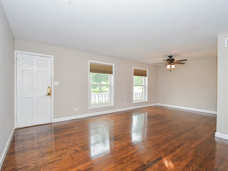 7359 Balson Ave — Photo 2