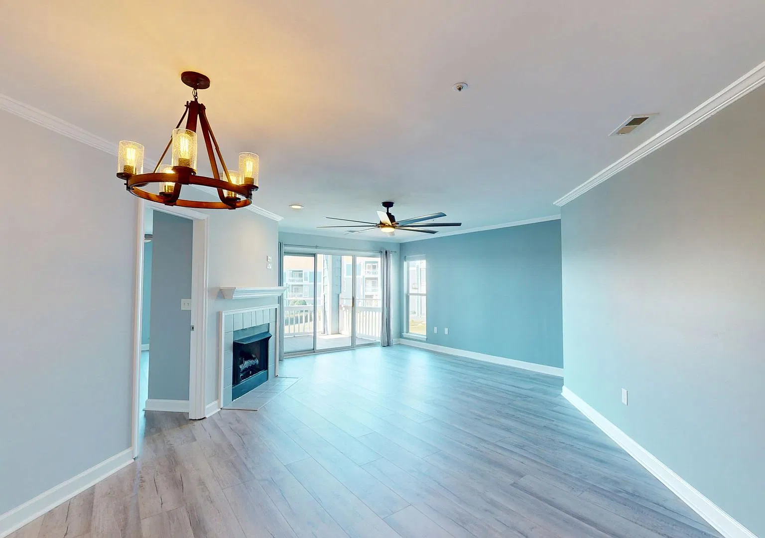 Waterfront Condo Fully Renovated for Lease on Lake Norman at Davidson Landing — Photo 2