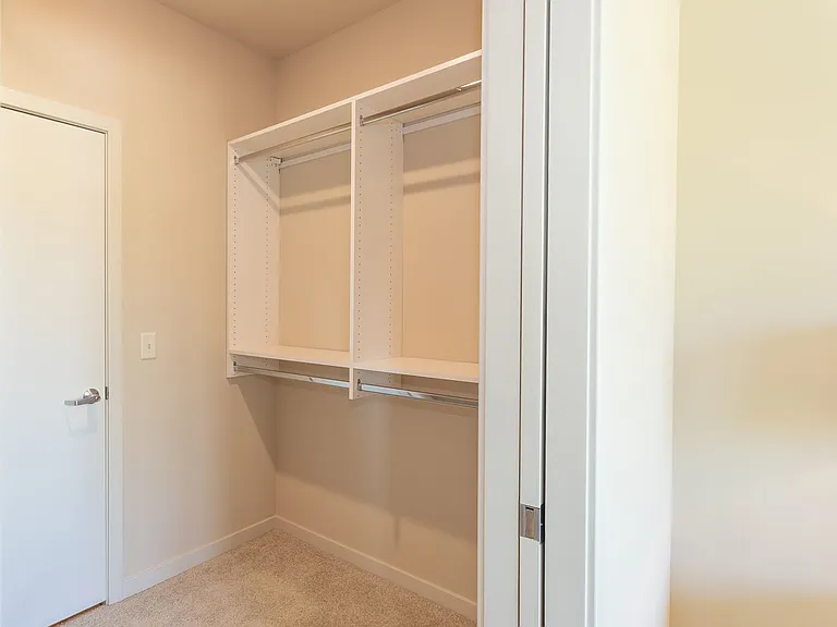 Lincoln Street Apartments — Photo 59