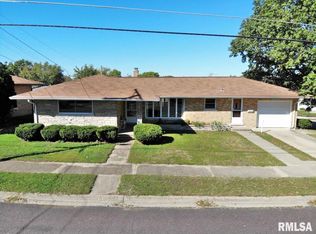 1609 N 12th St, Pekin, IL 61554