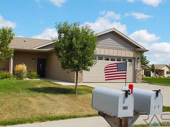 2nd image of 810 E El Dorado Cir