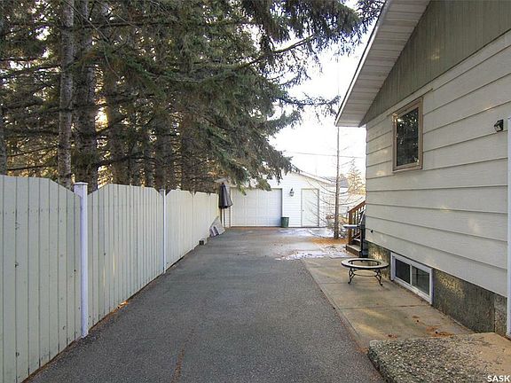 3rd image of 114 Taylor Ave