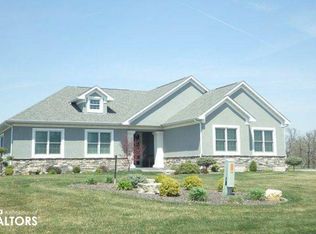 5631 Clubhouse Dr, Burlington, IA 52601