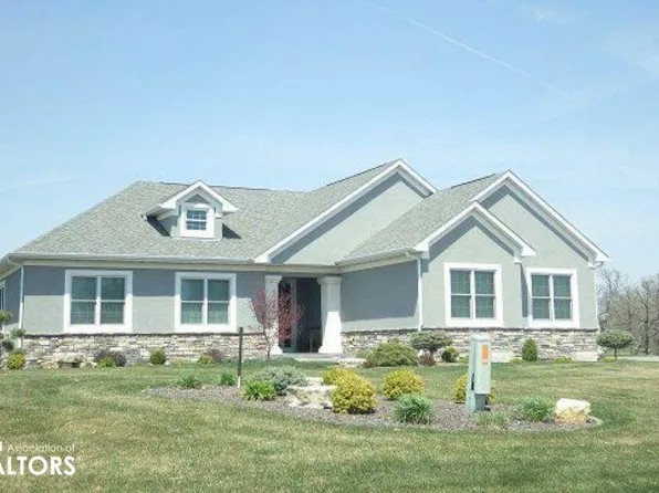 5631 Clubhouse Dr, Burlington, IA 52601