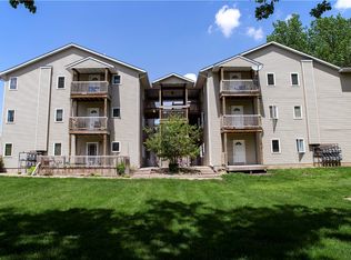 428 Stonehaven Dr, Ames, IA 50010