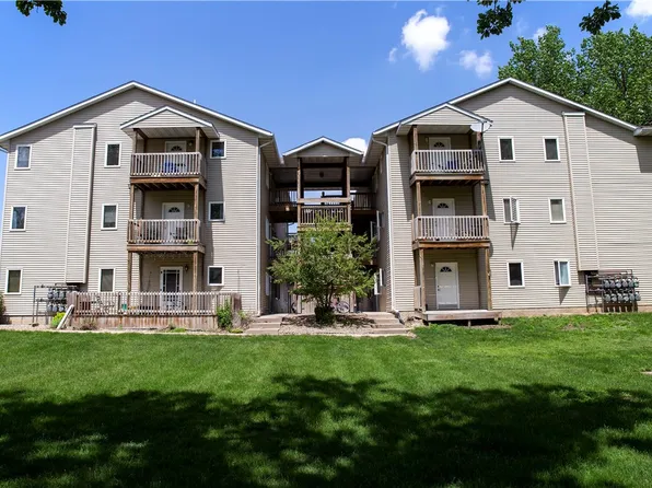 428 Stonehaven Dr, Ames, IA 50010