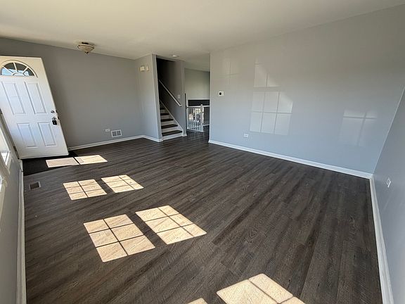4th image of 2 Beaver Creek Ct