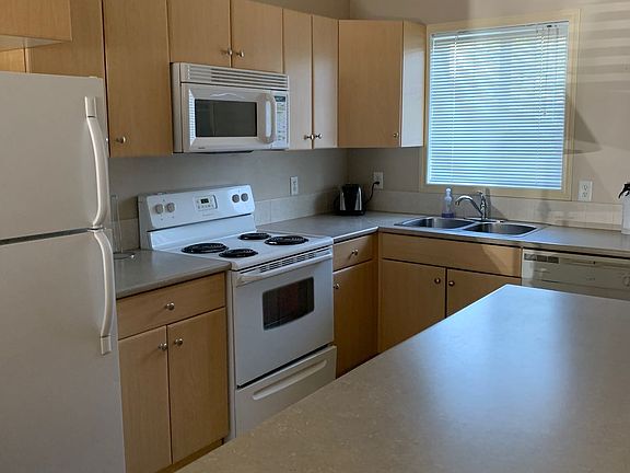 2nd image of 200 Lougheed Dr #6103