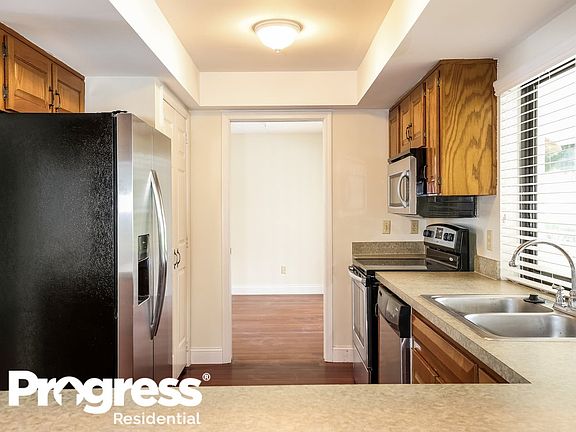 2nd image of 9207 Regents Park Dr