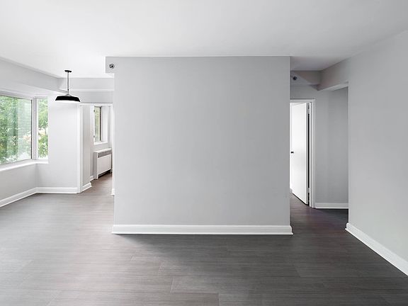 5th image of 1500 Arlington Blvd #821